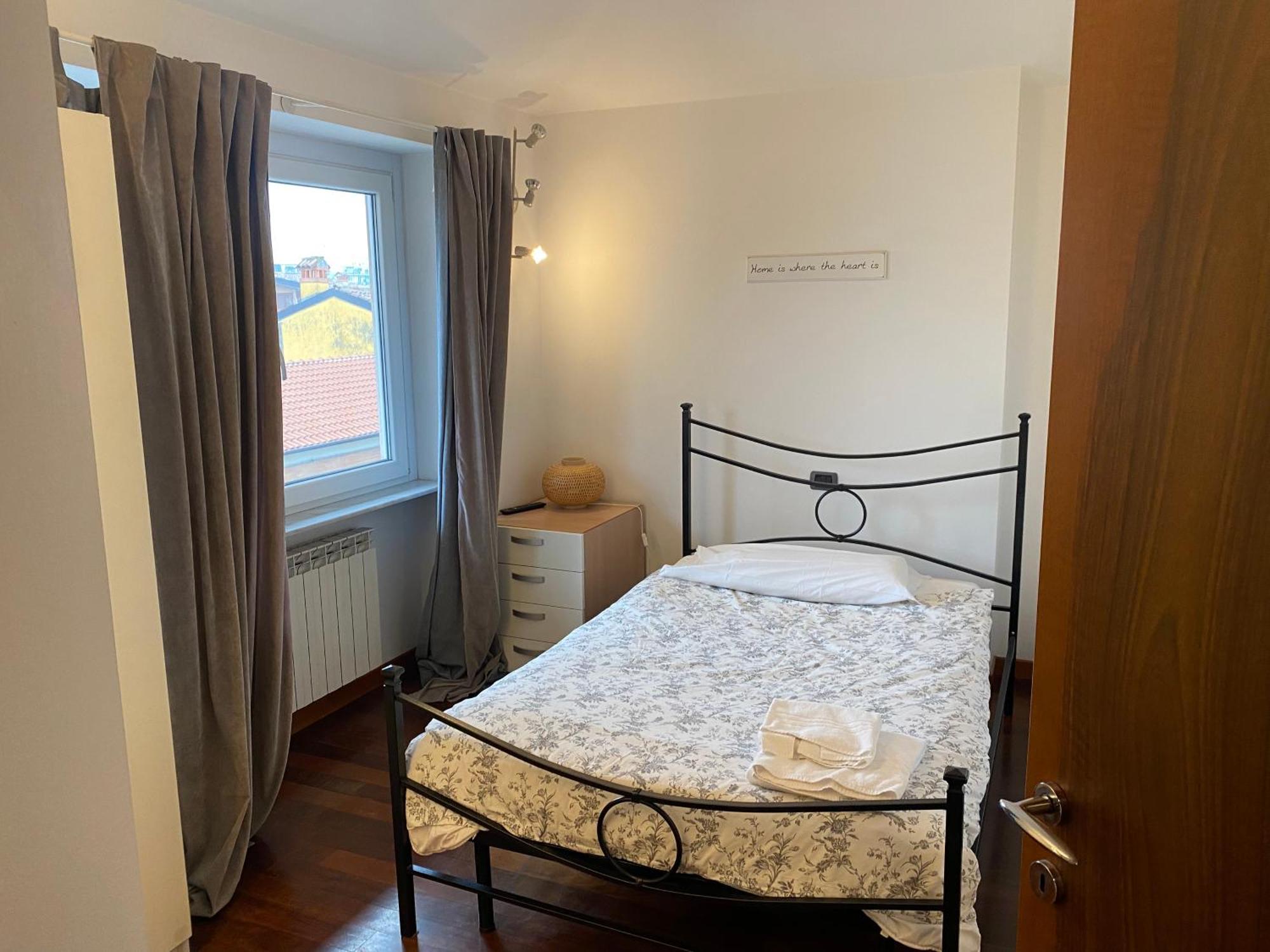 Myroom Guest House Bergamo Bagian luar foto