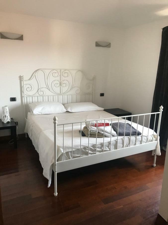 Myroom Guest House Bergamo Bagian luar foto