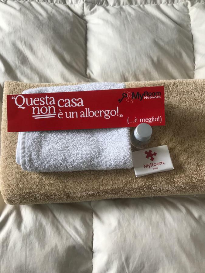Myroom Guest House Bergamo Bagian luar foto